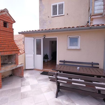 Apartment Klea - Cosy, Near City Center Pula Exterior photo