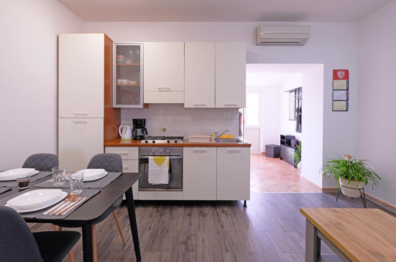 Apartment Klea - Cosy, Near City Center Pula Exterior photo
