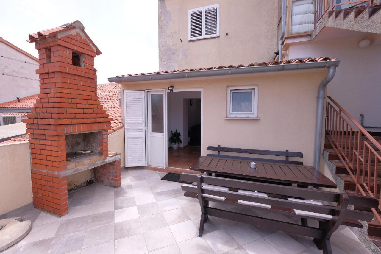 Apartment Klea - Cosy, Near City Center Pula Exterior photo