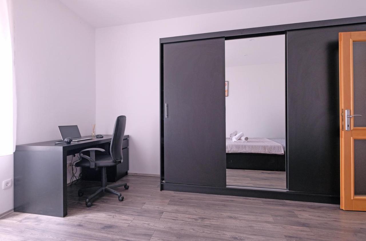 Apartment Klea - Cosy, Near City Center Pula Exterior photo